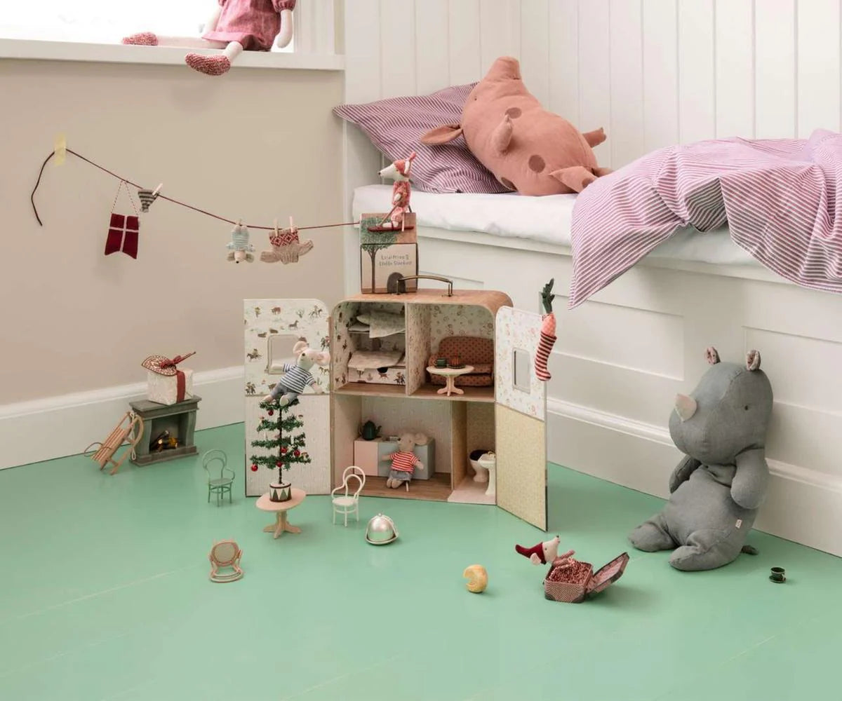SuitCasa Mouse House