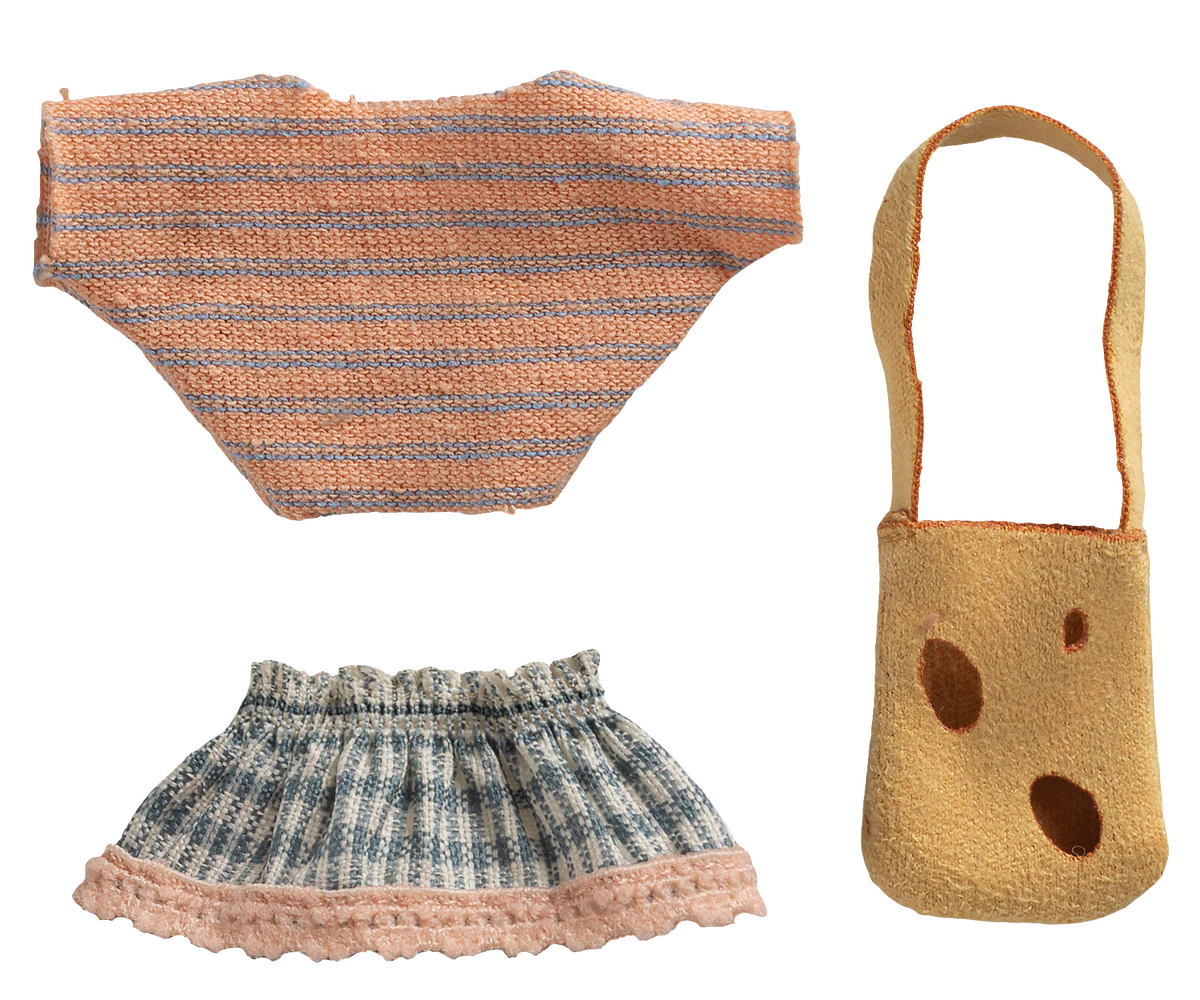 Clothes and Bag (Little Sister Mouse)