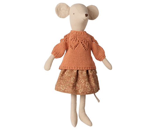 Skirt and Knitted Sweater (Medium Mouse)