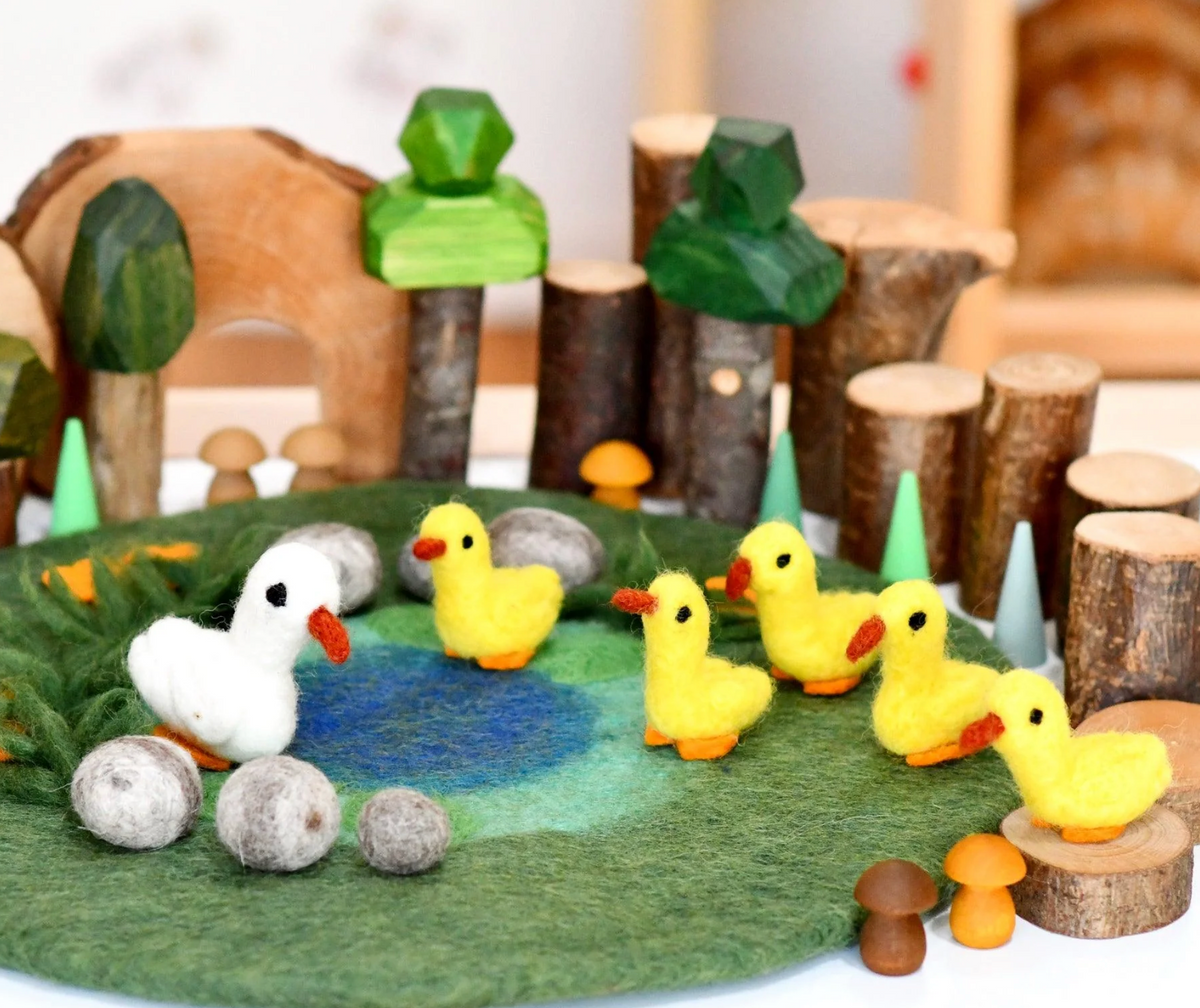 DUCK POND WITH 6 DUCKS PLAY MAT PLAYSCAPE