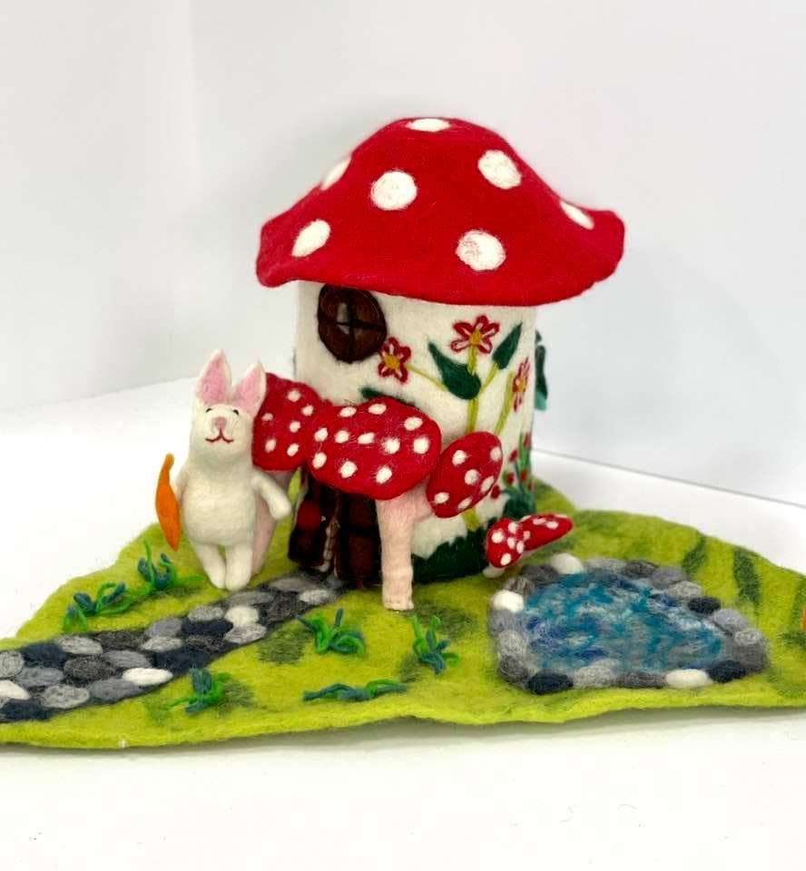 Felt House - Magic Mushroom