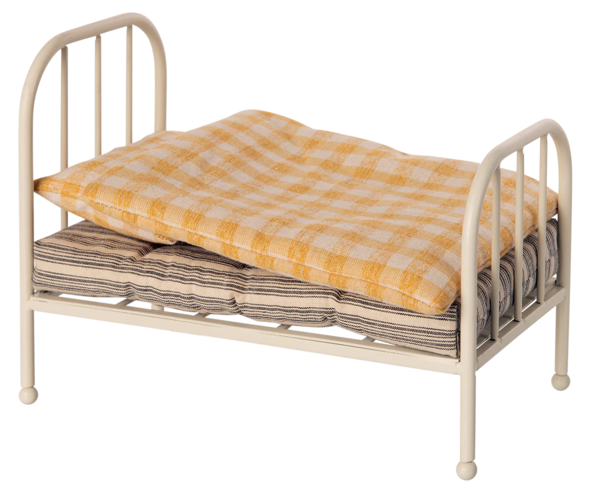 Vintage Bed (Size 1)