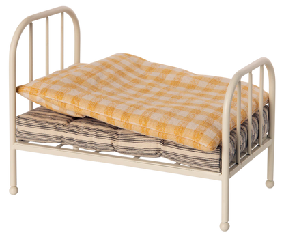 Vintage Bed (Size 1)