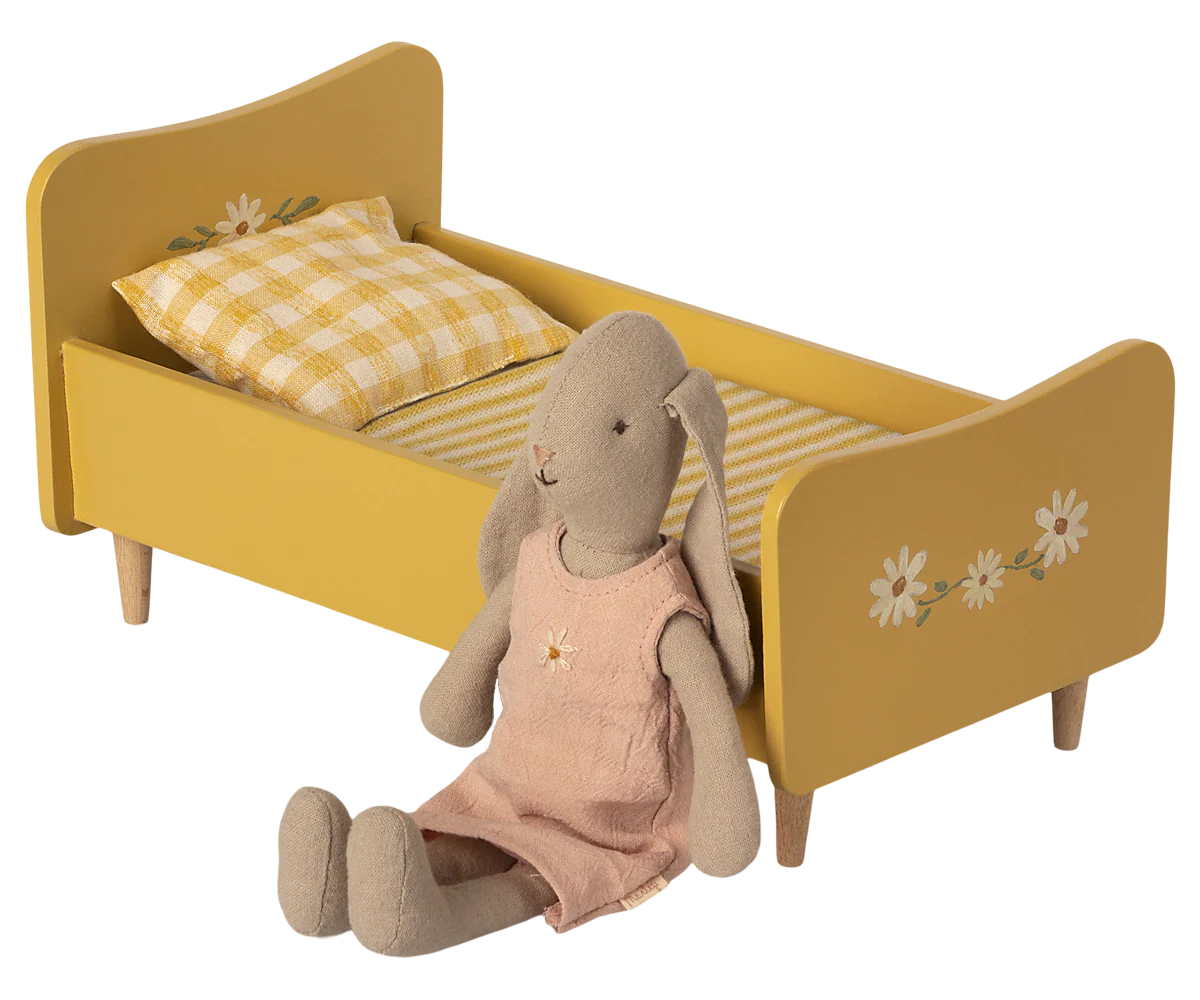 Wooden Bed (Miniature)