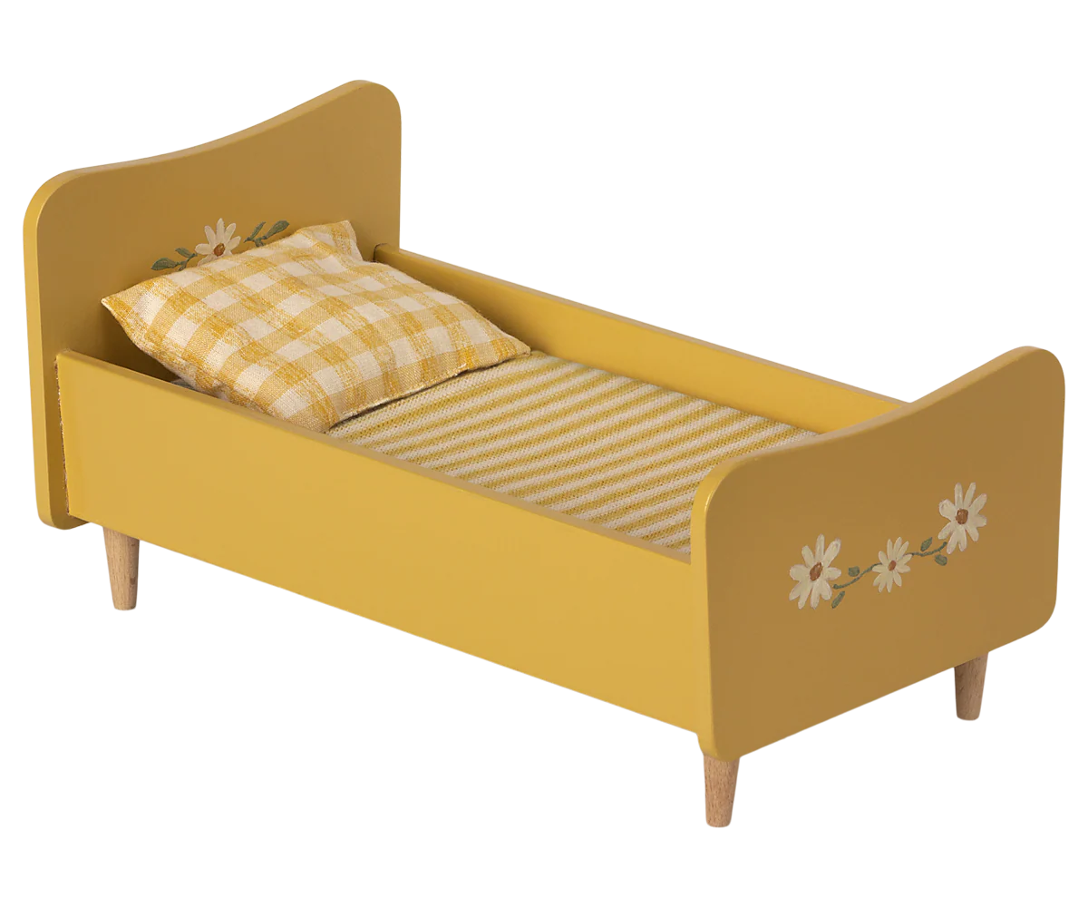 Wooden Bed (Miniature)