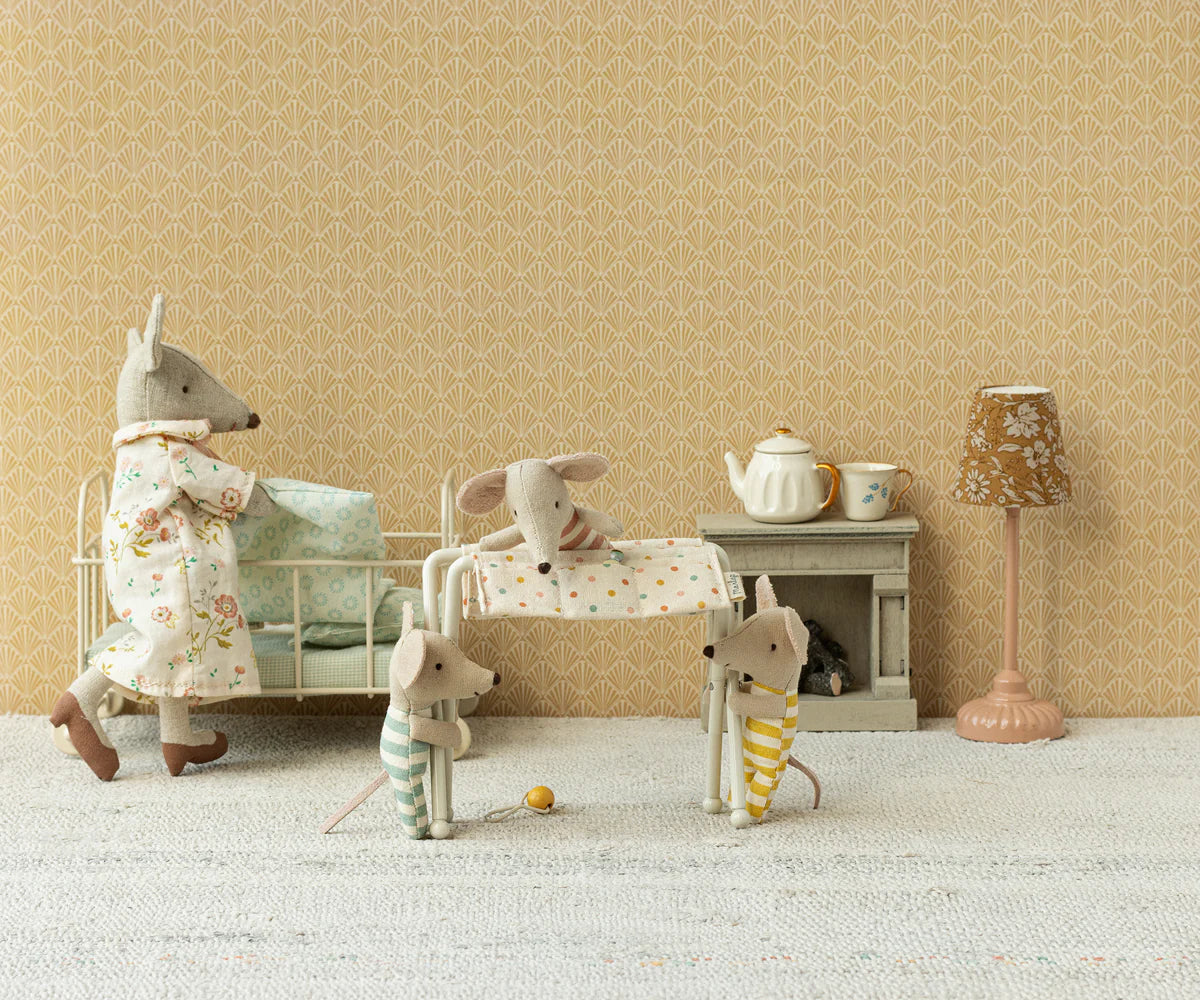 Nursery Table (Baby Mouse) - Off White
