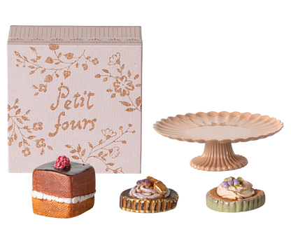 Cakes and Cakestand (Miniature)