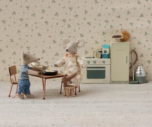 Table and Chair Set (Mouse) - Dark Powder