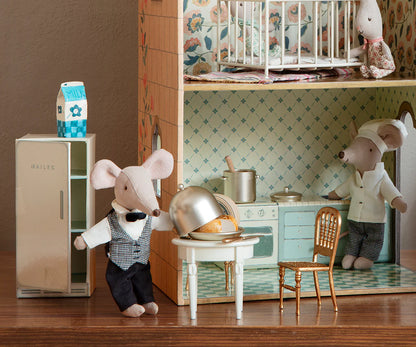 Waiter Mouse - Big Brother