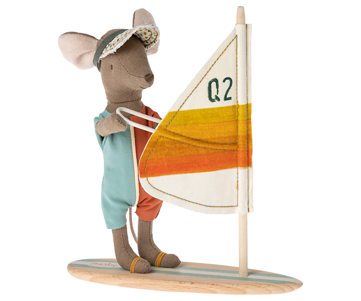 Beach Mouse, Surfer - Big Brother