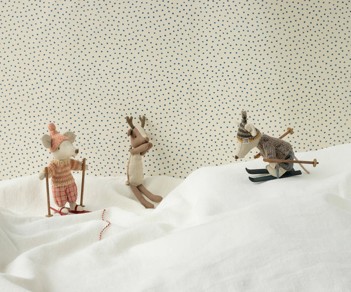 Knitted Sweater and Hat - Big Sister Mouse