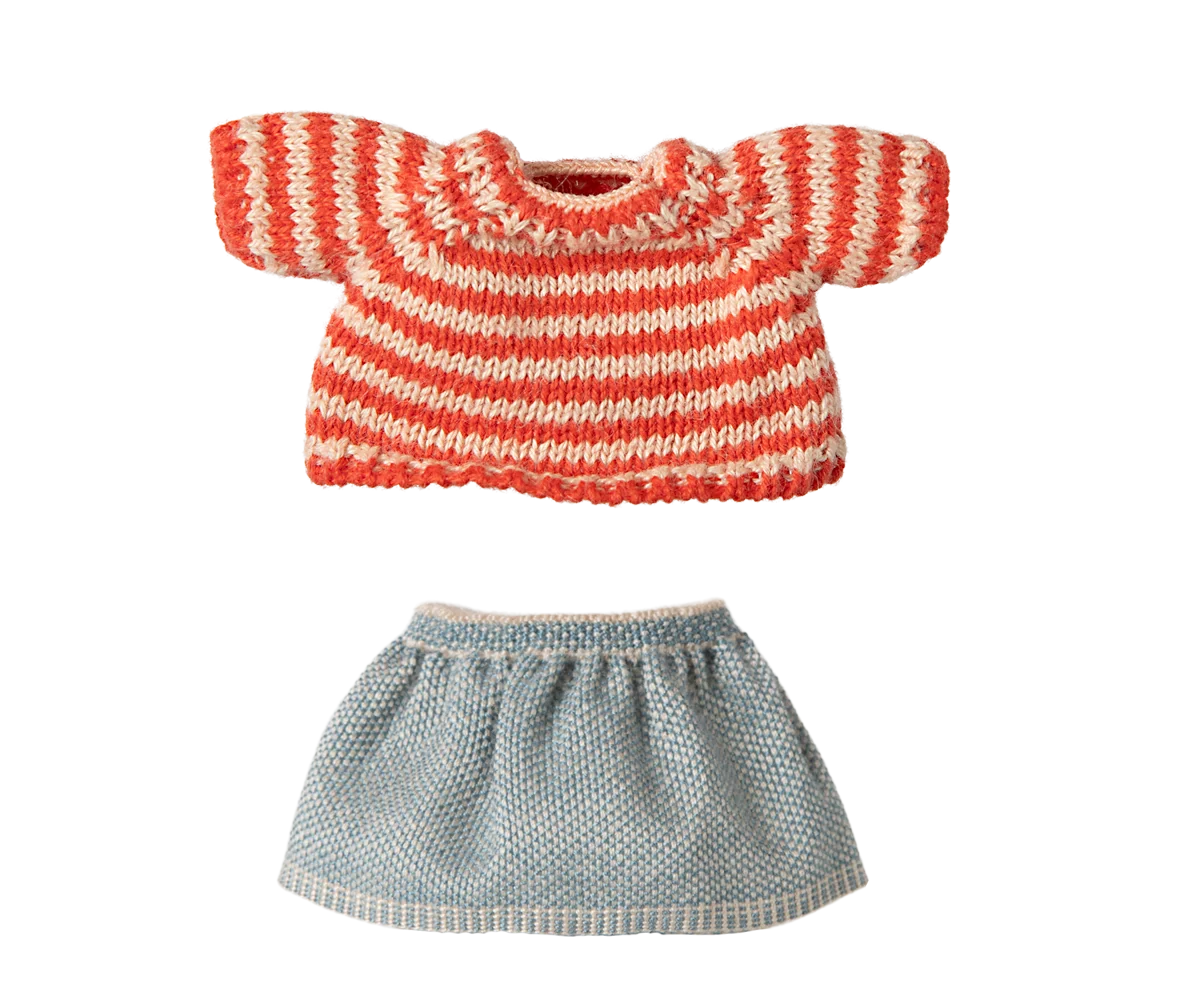 Knitted Sweater and Skirt (Big Sister Mouse)