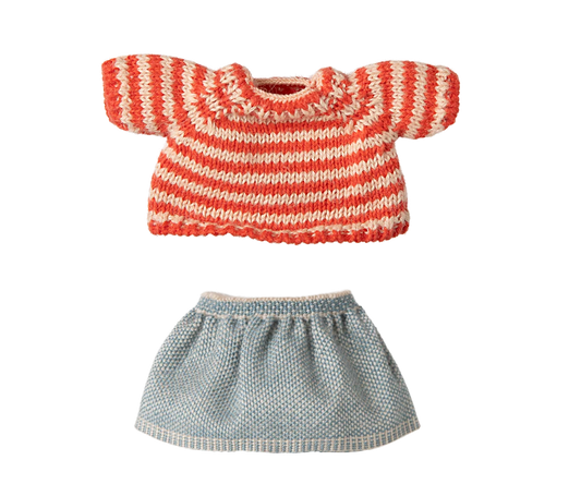 Knitted Sweater and Skirt (Big Sister Mouse)