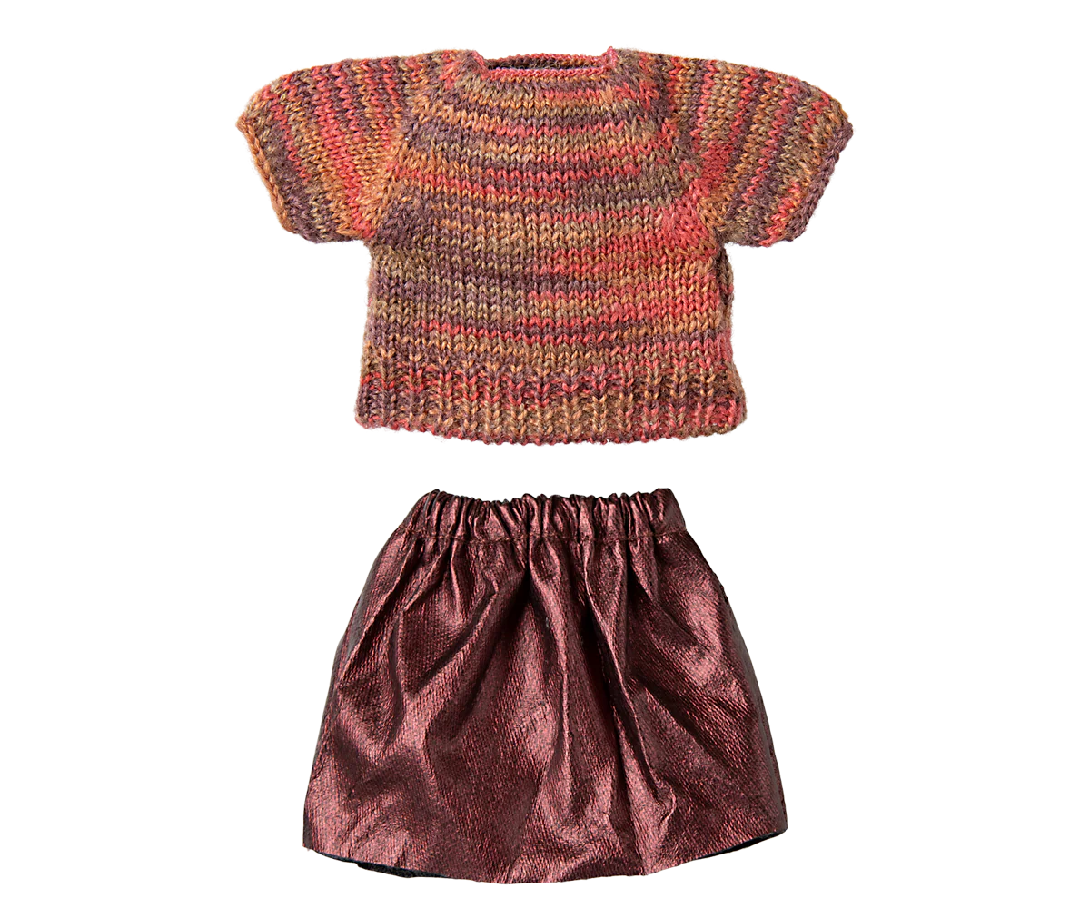 Skirt and Knitted Blouse (Mum Mouse)