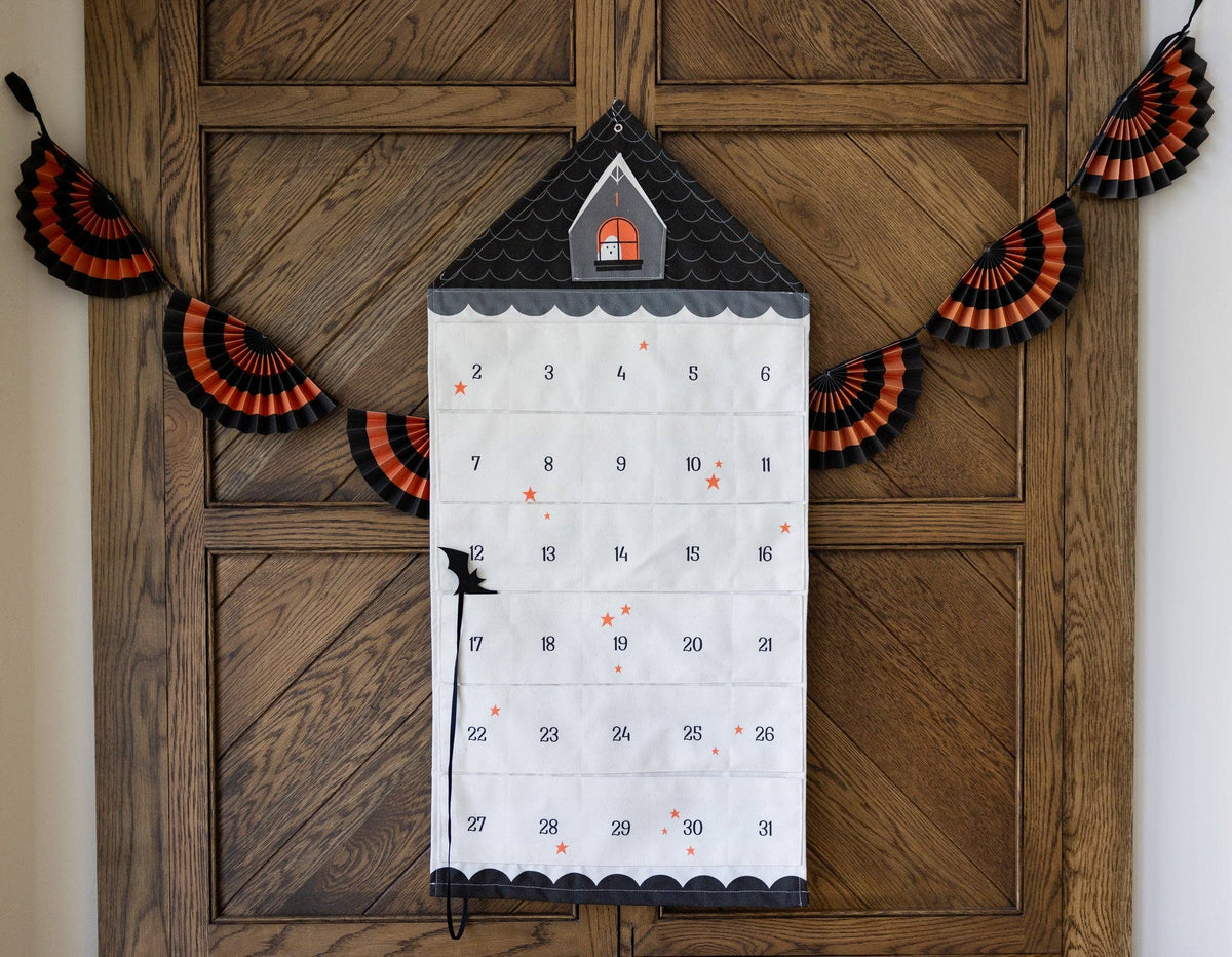 VHP1113 - Countdown to Halloween Canvas Pocket Advent