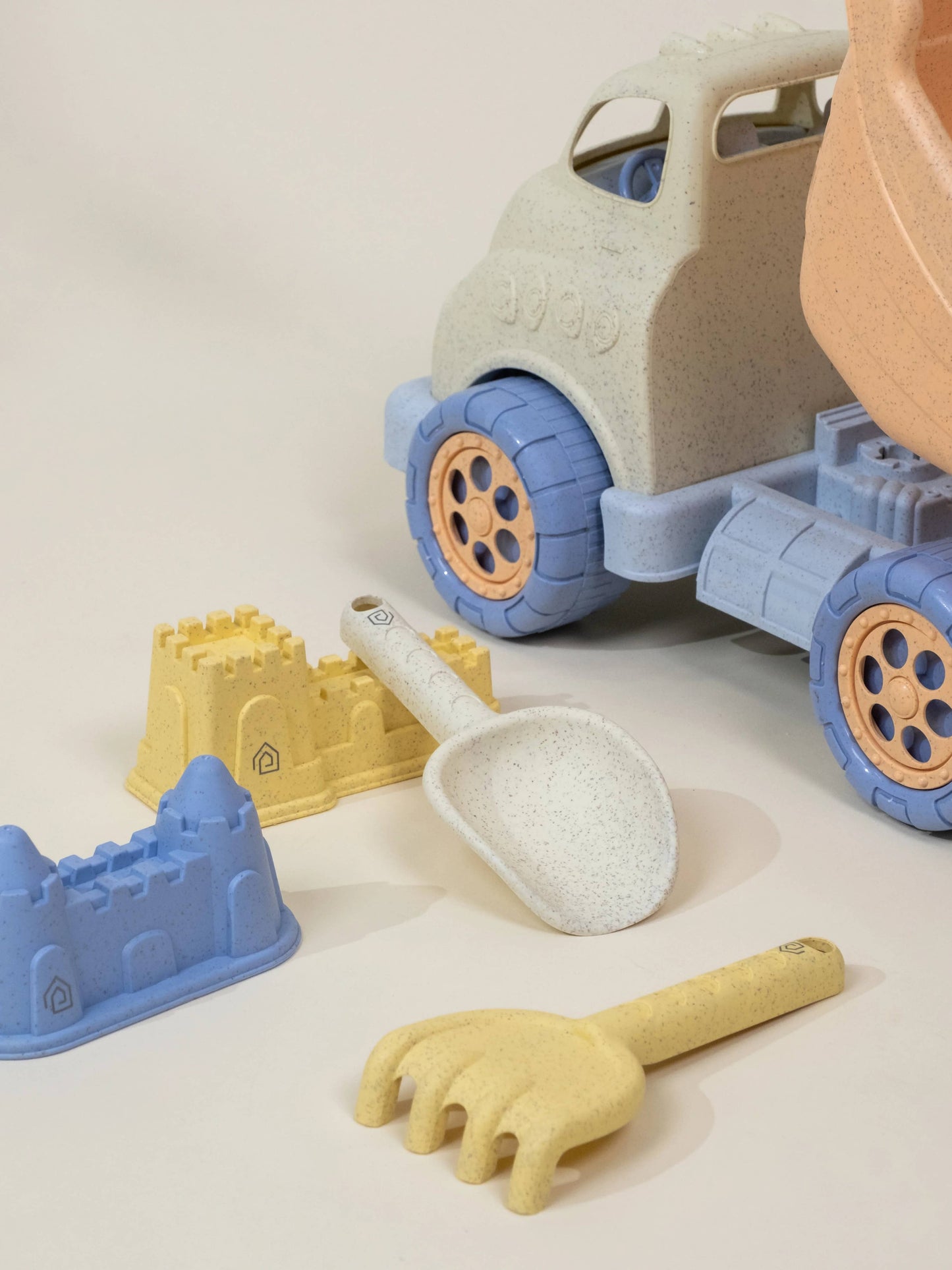 Wheat Straw Sand Toy Set Dump Truck & Accessories