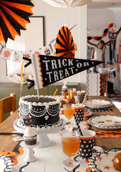 VHP1315 - Trick or Treat Felt Pennant