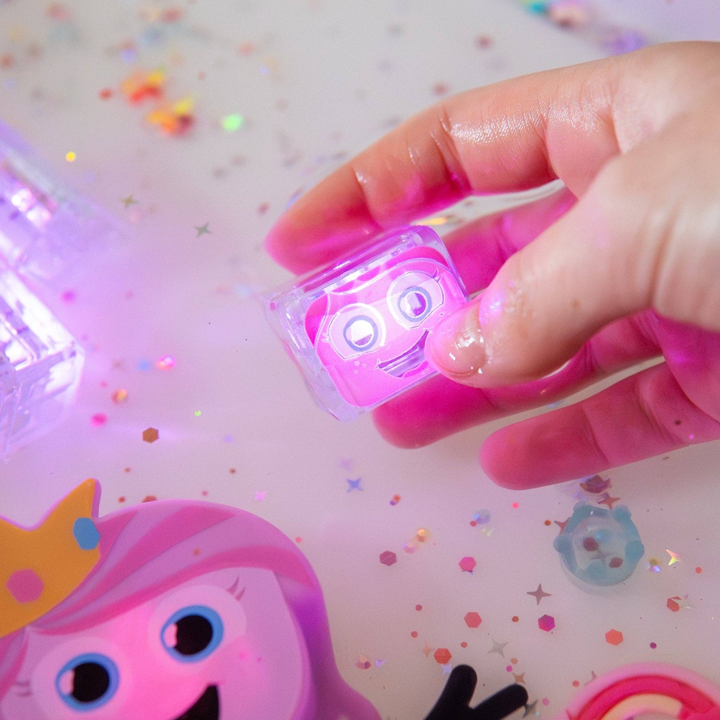 Glo Pals Light-Up Cubes
