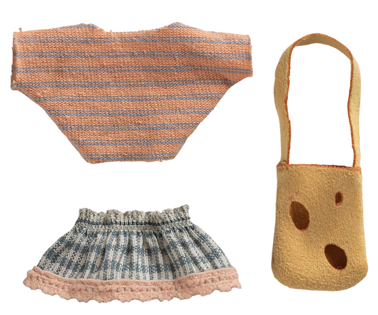 Clothes and Bag (Little Sister Mouse)