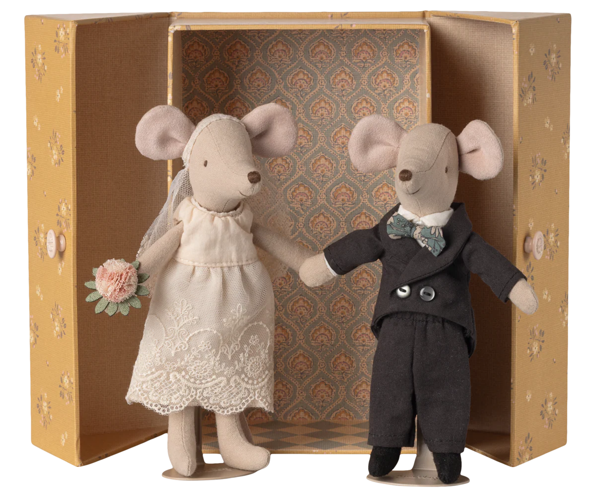 Wedding Mice Couple in Box - Mum and Dad
