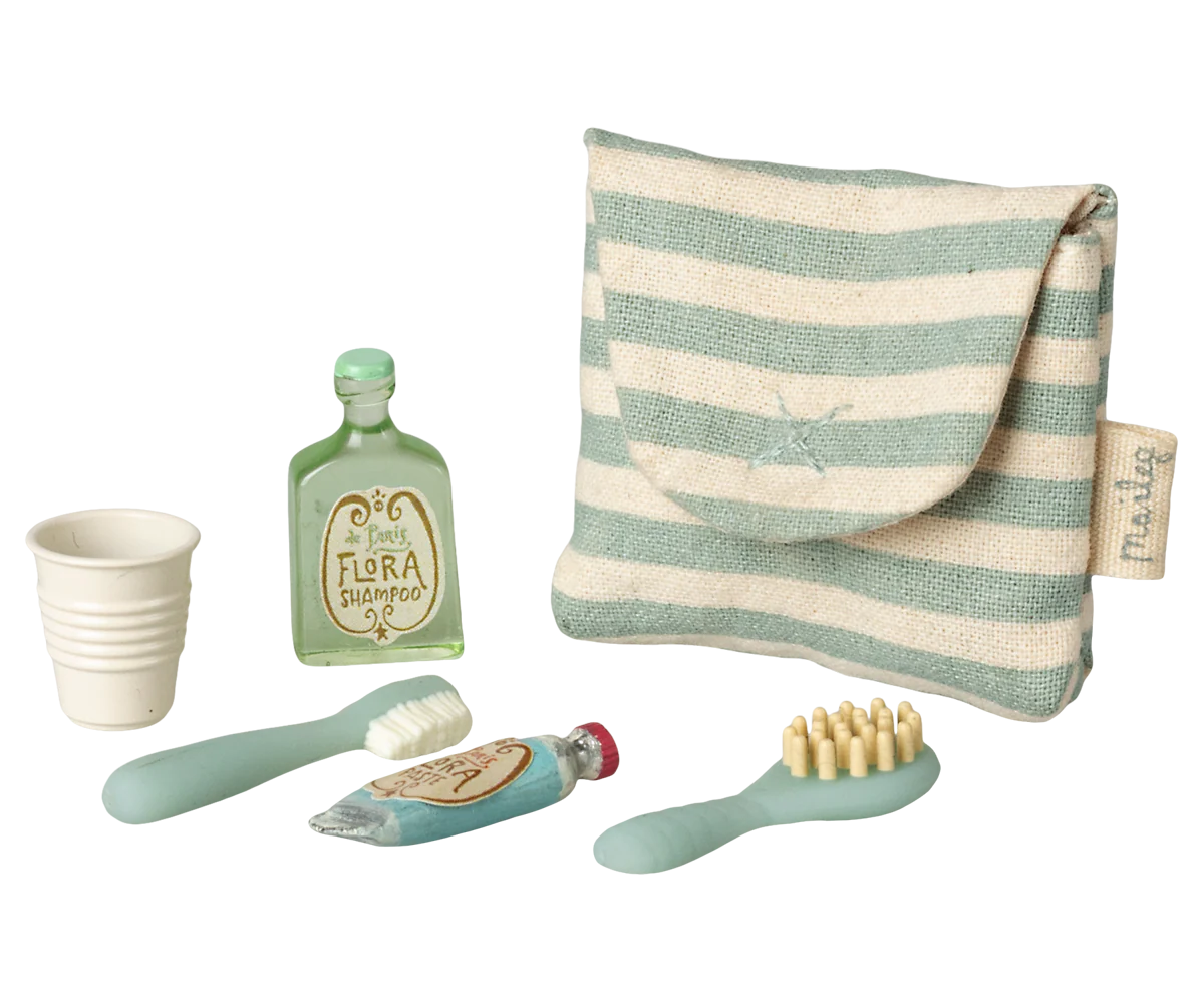 Toothbrush Set in Bag (Mouse)