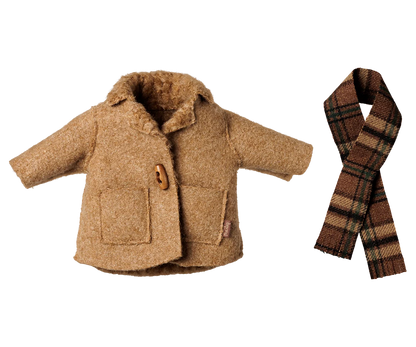 Jacket and Scarf (Medium Mouse)