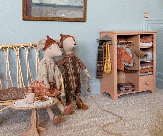 Mouse (Medium) - Overalls and Sweater