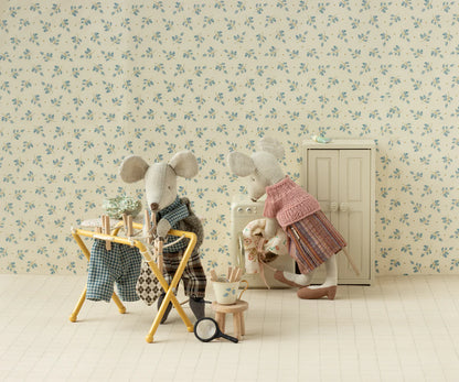 Closet (Mouse) - Cream