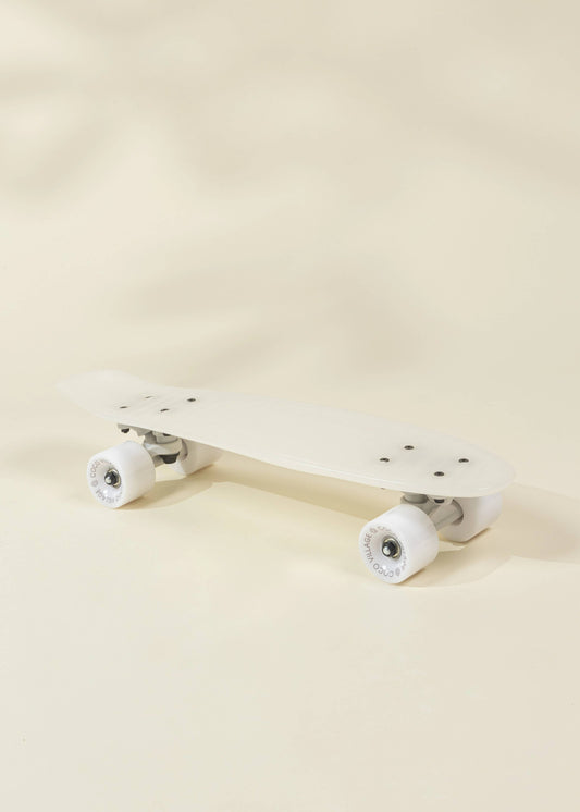 Kids’ Pintail Cruiser Skateboard–Glow in the Dark