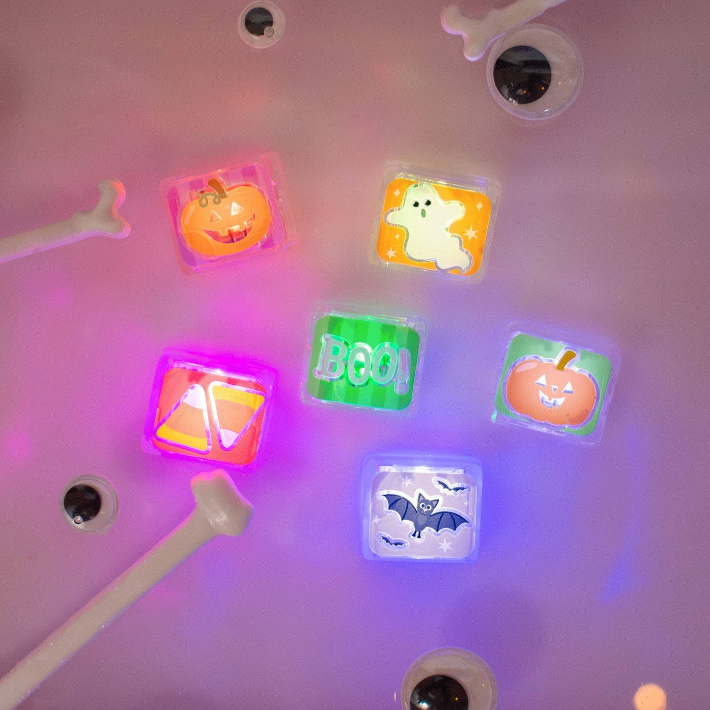 Glo Pals: Halloween Light-Up Cubes 6-Pack