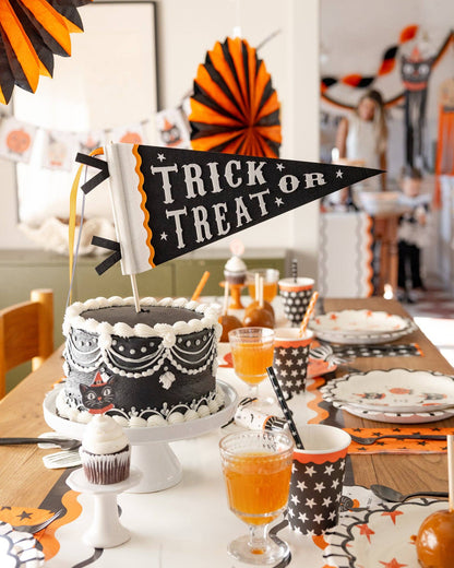 VHP1315 - Trick or Treat Felt Pennant