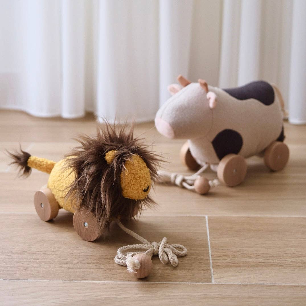 Leo Lion Pull-Along Toy