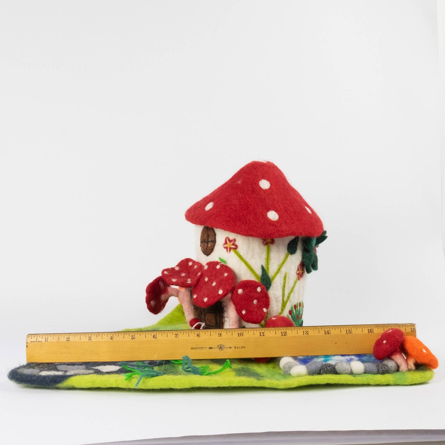 Felt House - Magic Mushroom