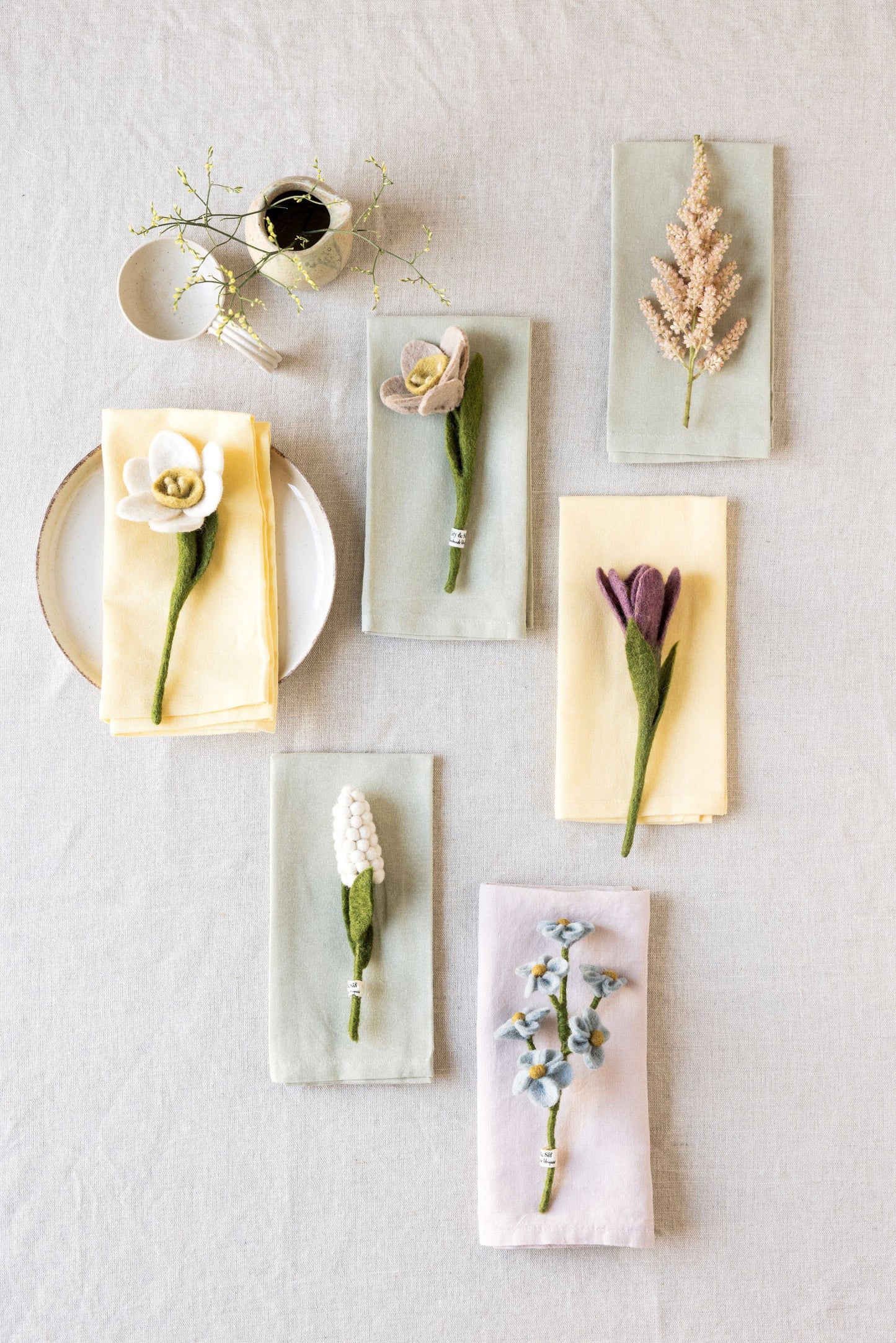 Felt Flower Stem - Daffodil (White)